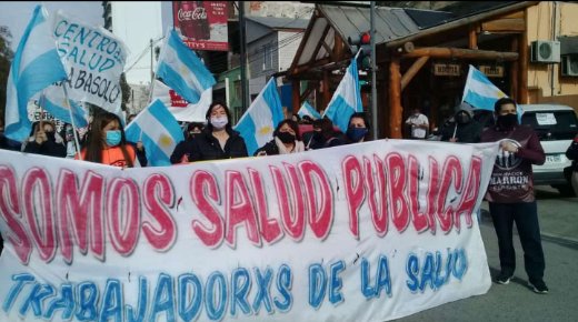 En el #DiaDeLaSanidad saludo a los compañerxs que están en la primera línea enfrentando la Pandemia a pesar de tener sus sueldos adeudados.
Orgulloso que en el 2013 firmamos como @atechubut el Convenio de Trabajo para alcanzar reivindicaciones y derechos en este sector del Estado https://t.co/fpnAcJPFdm
