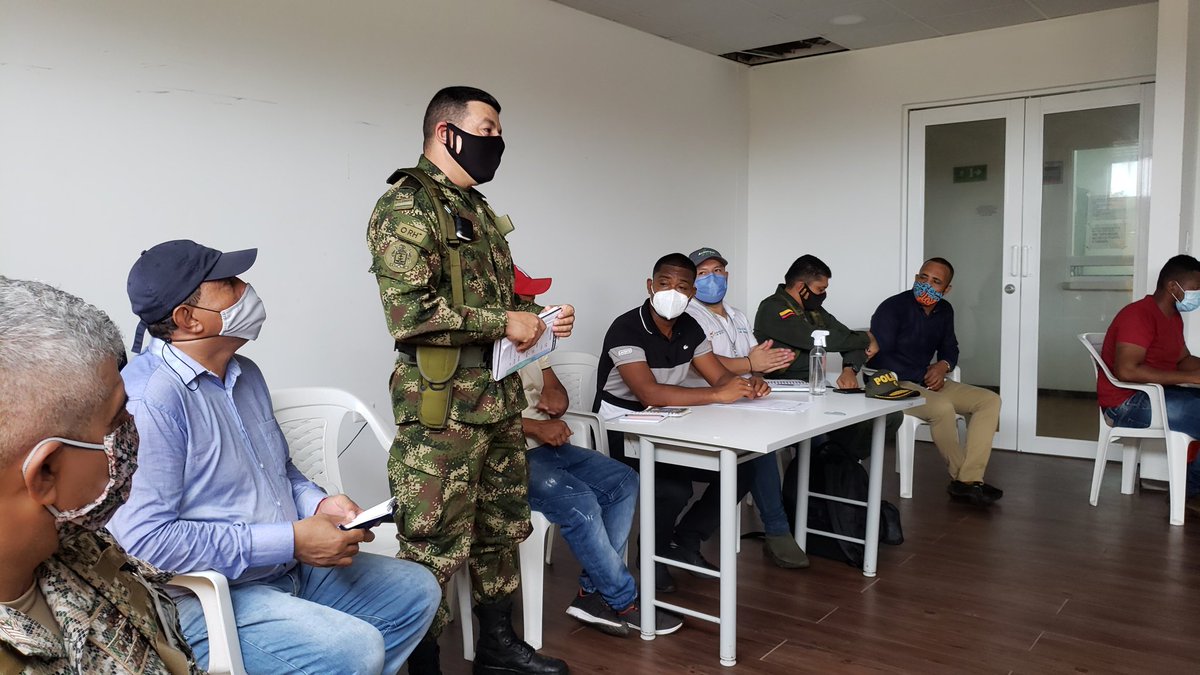 SLN2578's tweet photo. #AEstaHora inicia Consejo de Seguridad municipal en #Mosquera para crear acciones conjuntas entre administración local, departamental @Secgobnar y fuerza pública @FTC_HERCULES @PoliciaNarino @COMANDANTE_ARC https://t.co/ocBrgfdyct