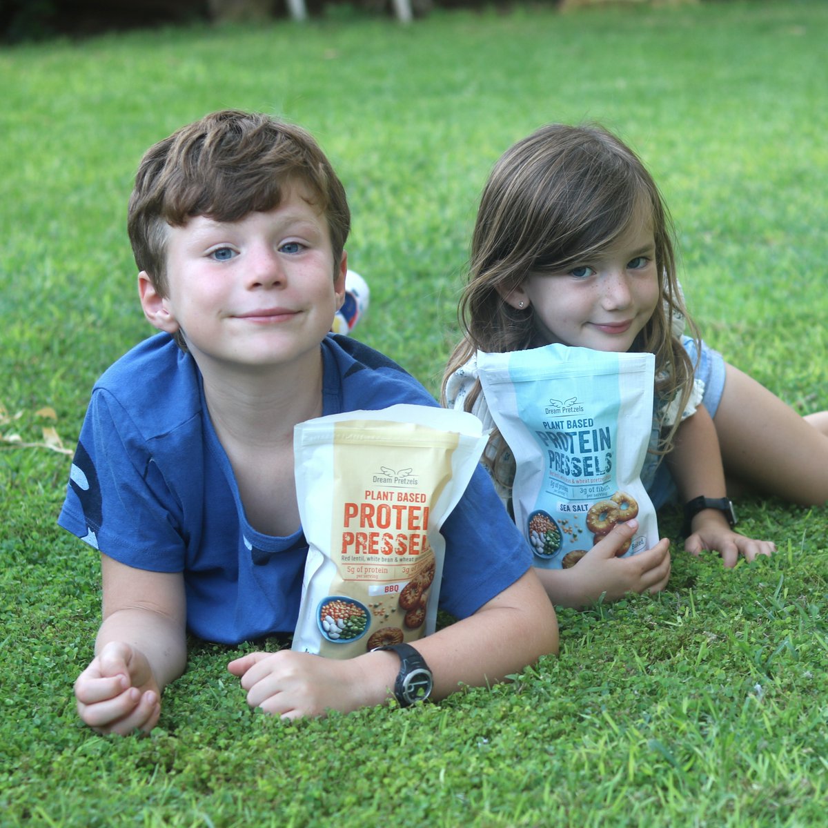 PresselsUsa's tweet photo. Protein Pressels are a perfect kid-approved, protein-packed snack! Pair with a favorite dip or eat them on their own - you'll be keeping the kids and parents happy!

#pressels #proteinpressels #pretzels #pretzel #pretzelchips #pretzelcrisps #kidsnack #snackbetter #protein https://t.co/8FXWhAqiIx