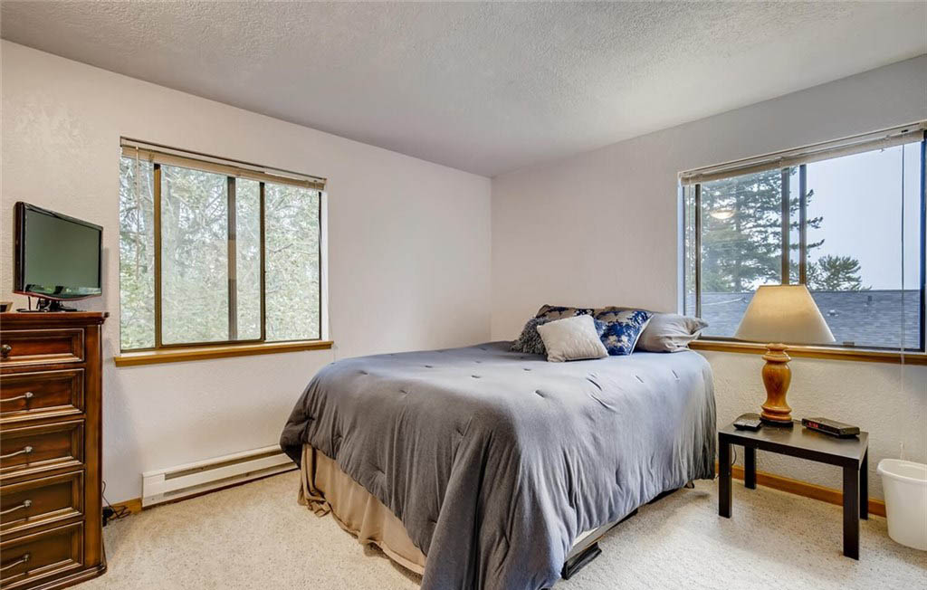 JLS_Seattle_NE's tweet photo. This new listing is the best value in Edmonds!
2 bedroom townhouse-style end unit
https://t.co/8SNRKUaSuU
Contact Joanna Dooley at 206-618-2205 to make an appointment for a private showing
#johnlscottrealestate #seattle #seattlewa #edmonds #edmondswa #edmondsferry #pnw https://t.co/YWYmnWsr8x