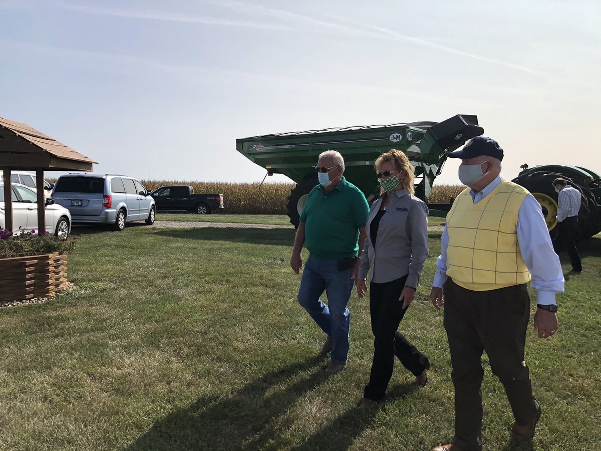 SonnyPerdue's tweet photo. Always good to get out into the heartland to talk to the folks of American agriculture. Plenty of topics discussed at today’s forum with @RodneyDavis at Beaty Farms: USMCA, trade with 🇨🇳, MFP, ethanol, CCC, and many more — a great way to end our visit to the Land of Lincoln. https://t.co/jlbS0ELydJ