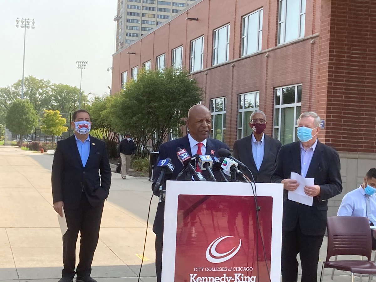 ILcensus2020's tweet photo. I joined @SenatorDurbin this morning to discuss the importance of the Census. The deadline is September 30. Please visit https://t.co/LNdSzR1R1S and #MakeIllinoisCount!
- Secretary of State Jesse White https://t.co/3tK6DKjaiP