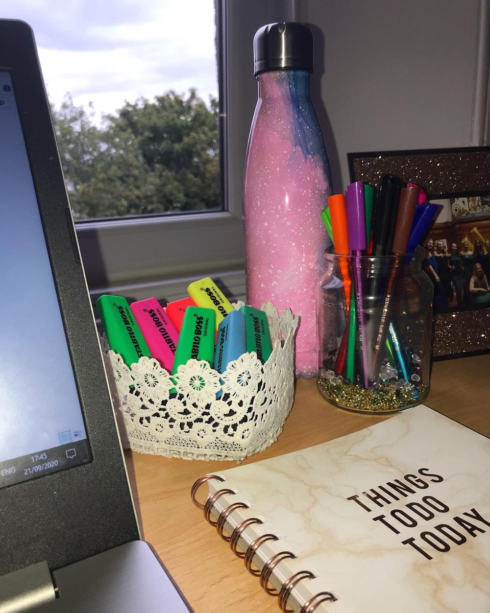 Miss Piacentini 🍎👩‍🏫 tweet media