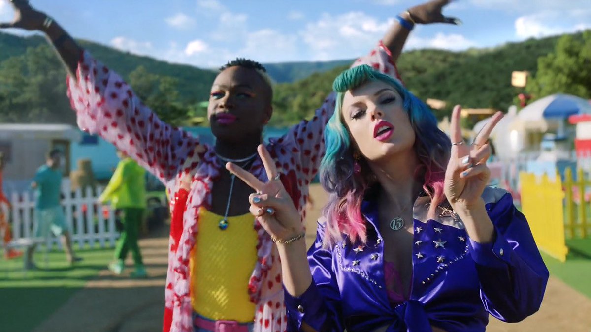 these music vids were literal art.