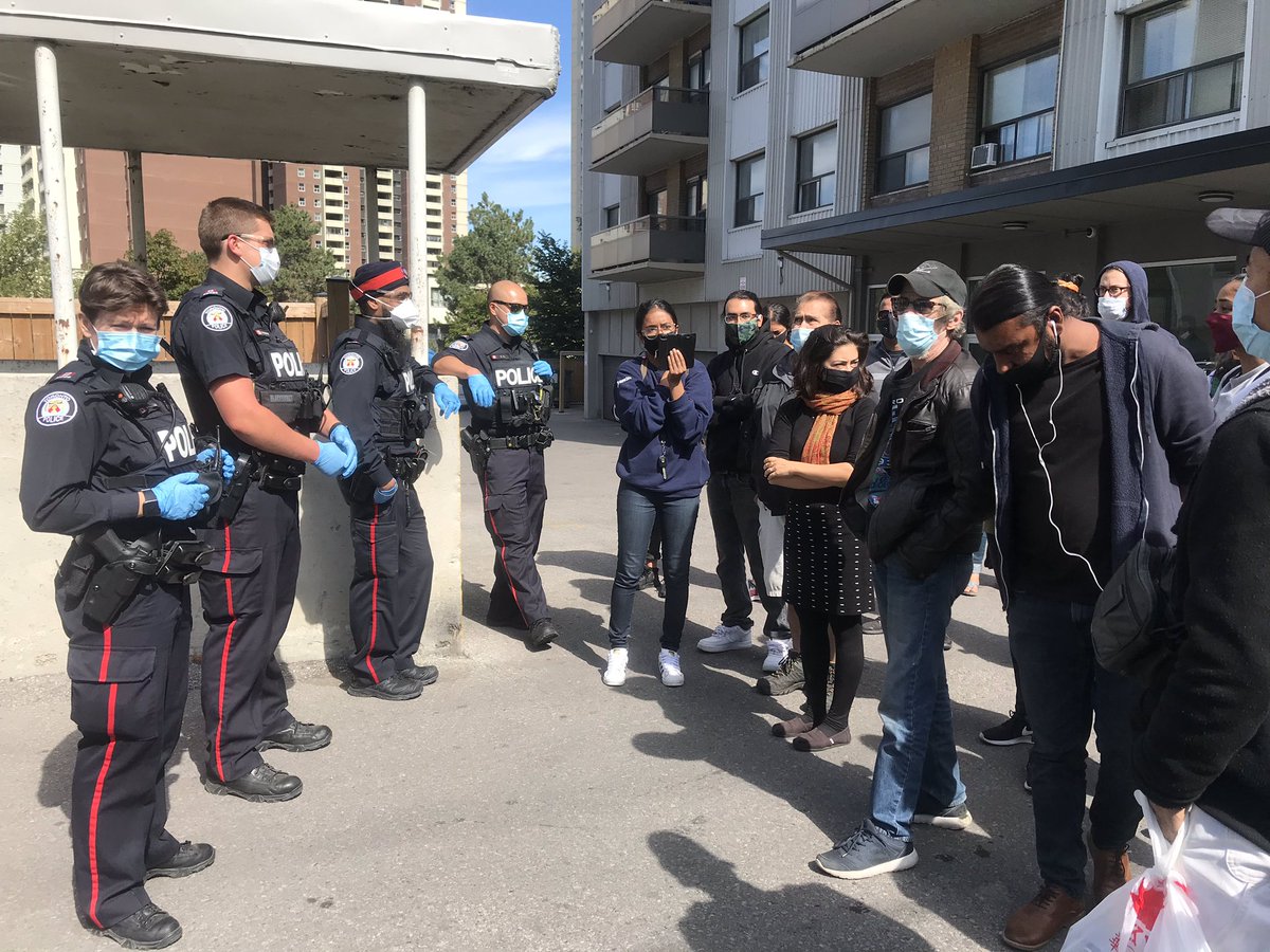 Peoples_Defence's tweet photo. .@JohnTory said that Toronto police don’t enforce evictions — so why are they here in Goodwood Park right now trying to do just that??? #NoCovidEvictions https://t.co/jvsugQfZeJ