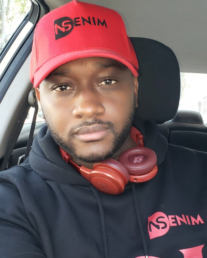 Red from head to toe. Nsdenim
nysdenim.com.