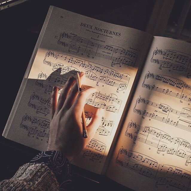 Wilson_Ellyna's tweet photo. ☽ 

                   Eᥣᥣყᥒᥲ Wιᥣsoᥒ

                              ❁

              ”𝖨𝖿 𝗐𝖾 𝖺𝗋𝖾 𝗍𝗈 𝖽𝗂𝖾 𝗈𝗇𝖾 𝖽𝖺𝗒,
         𝗐𝗈𝗎𝗅𝖽𝗇'𝗍 𝗂𝗍 𝖻𝖾 𝖻𝖾𝗍𝗍𝖾𝗋 𝗍𝗈 𝗁𝖺𝗏𝖾 𝗇𝗈
                          𝗋𝖾𝗀𝗋𝖾𝗍𝗌?”

✧ https://t.co/XRBRSqnxmL