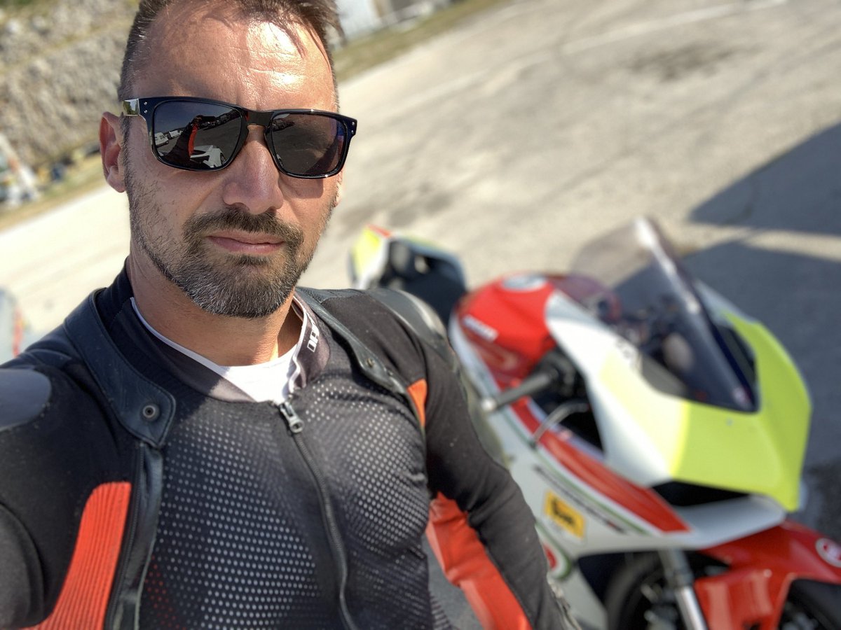 alpa46's tweet photo. #SundayFunday #ducati #dainese #forzaducati https://t.co/pcj3coFbvP