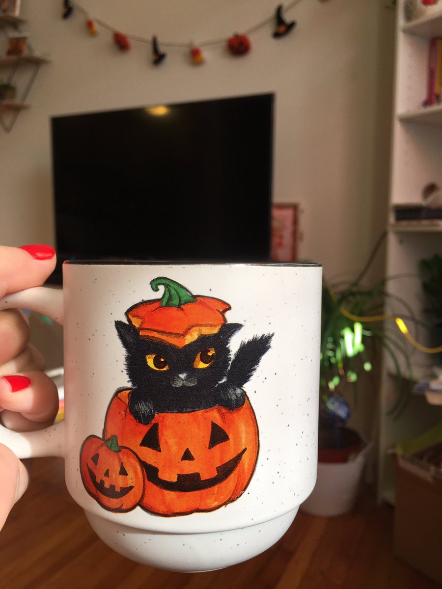 corndogdorder's tweet photo. Been opening windows and flooding the apartment with the fall air. Feeling really at home and grounded and happy and thankful for this life. https://t.co/TzK0fNnCiq