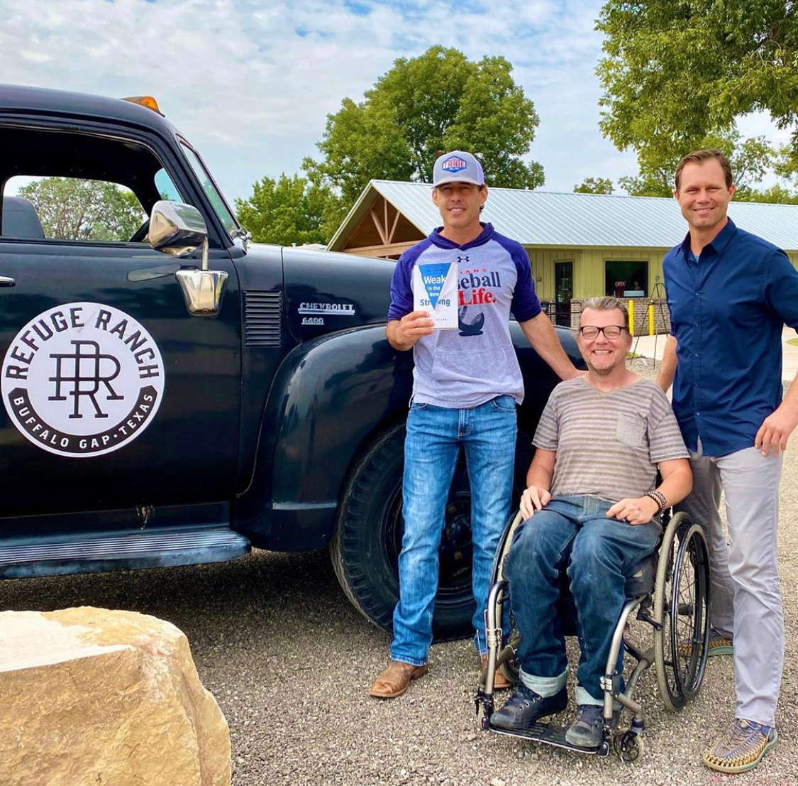 aaron_watson's tweet photo. Had a great morning talking with my friend @toddlollar about his new book WEAK IS THE NEW STRONG &amp; he is speaking tonight at the @RanchRefuge AND YALL HAVE TO GO GET SOME COFFEE AND FOOD AT The Branch Coffeehouse https://t.co/VDSBx0C2eo