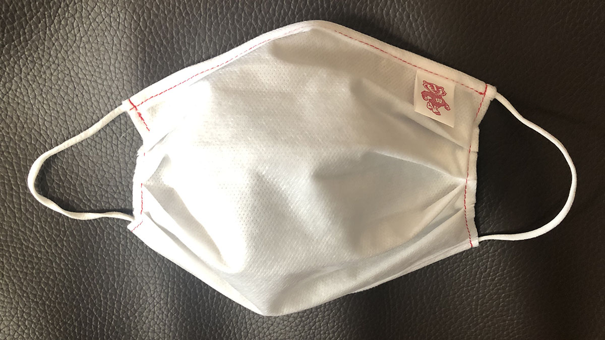 David Rothamer typically uses tools to measure particulate matter emissions from internal combustion engines. But the <a href="/uw_mechengr/">uw_mechengr</a> professor shifted his work this summer to help colleagues in <a href="/UWSoHE/">UW–Madison School of Human Ecology</a> and <a href="/UWBusiness/">Wisconsin School of Business</a> create a “best in class” face mask.

engr.wisc.edu/news/uw-expert…