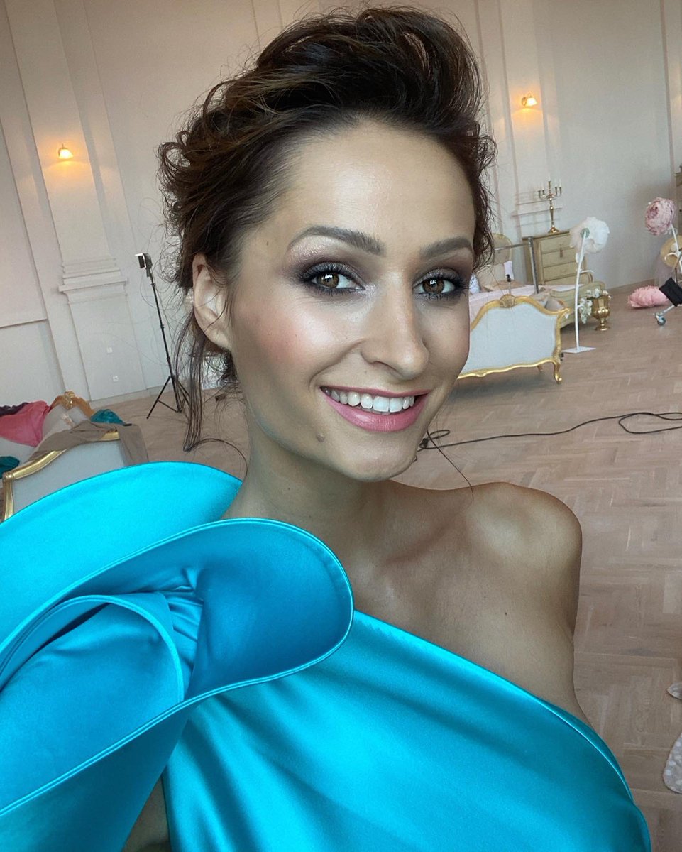 #shooting #amazingdesigner #model #actress #beautiful #studio #whitecastle #bestdress #backstage #moment