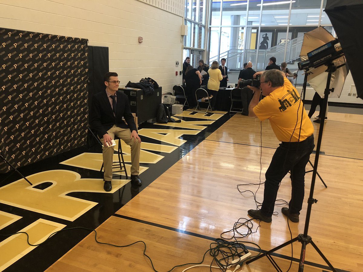Need a professional photo? We’re in STEW 102 until 4pm. Come on by! 
#Smileforthecamera #Saycheese 
<a href="/LifeAtPurdue/">Purdue University</a> <a href="/PurdueStudents/">Purdue Student Life</a> <a href="/PurdueCCO/">Purdue CCO</a> @PurdueDOSDrKT