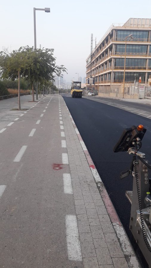 JonathanBerim's tweet photo. FUTURÍSTICO: La ciudad de Tel Aviv construye nuevas carreteras eléctricas inalámbricas para cargar con electricidad el transporte público.
#CuidaranMiMundo #MaravillasDeLaCreacion #SoloEnIsrael 
🇮🇱🌍⚡🚌 https://t.co/nXnUbVCAe4