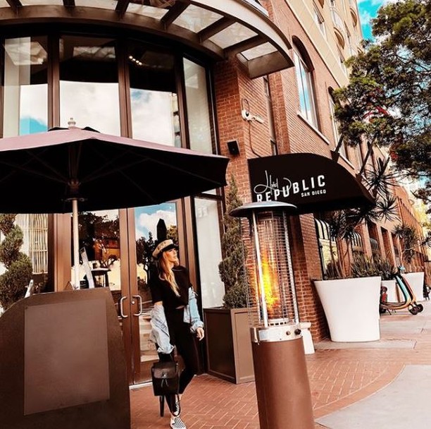 hotel_republic's tweet photo. Step right out of our doors and walk to Petco Park, the Gaslamp Quarter, Little Italy and more, just moments away from the distinctly different #HotelRepublic 🗺️ 📸: @steph_toilolo https://t.co/KceVirWlAk
