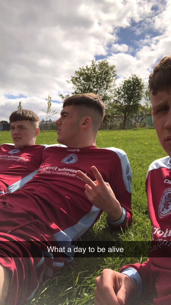 NJohnstonee's tweet photo. Happy birthday to my absolute boy hope u had damage day see u in a bit❤️ @nthomson7750 https://t.co/sbm2MGAnR1