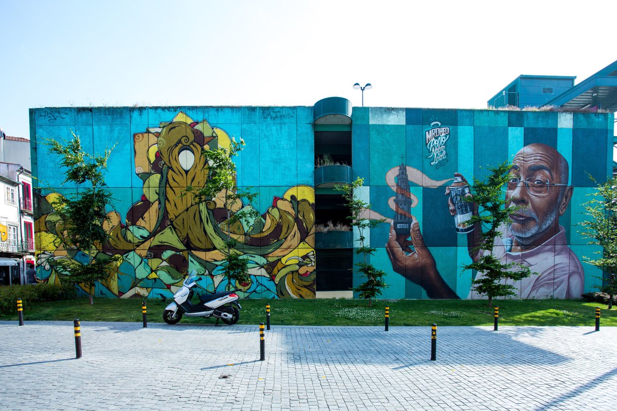 Do you like #StreetArt ? You can admire the top artists masterpieces on #Porto on a guided tour riding on a bike. Get to know another side of the city. livingtours.com/en/tour/porto-… #streetarttours #urbanart