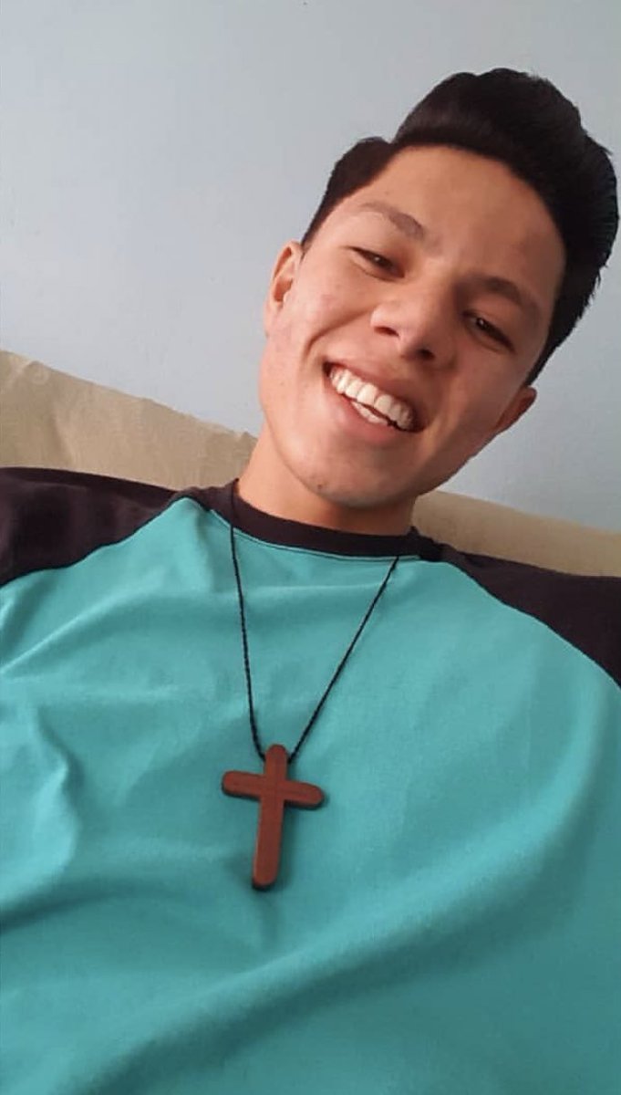 mxrbxhn's tweet photo. Rico este paisano 😍 gran vergota #hetero 

Quieren ver video?? 😈 https://t.co/cULftIZmwY