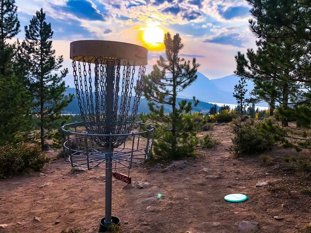 AveryJenkins's tweet photo. An absolute MUST PLAY Disc Golf Course in the mountains!
Lake Dillon Disc Golf Course in Dillon, CO was a really fun course with some spectacular views surrounded by the snow covered Rocky Mountains!
#1,201th Disc Golf Course played!
#DiscGolf #DiscGo… https://t.co/MlOzNst7f7 https://t.co/2zJMK50irX