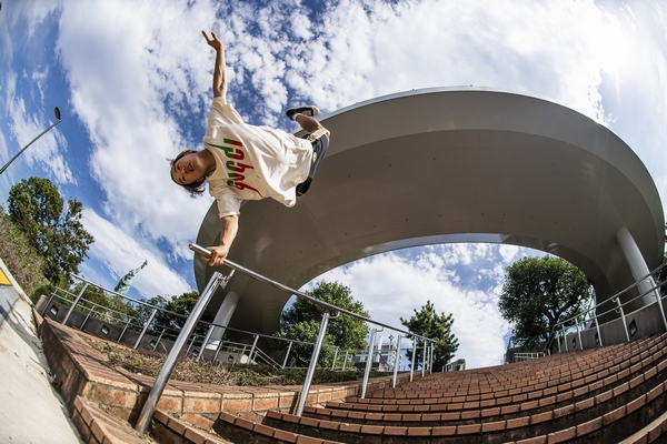 astage_ent's tweet photo. 【ASTAGE-NAVI】パルクールアスリートZEN アーバンスポーツの“初”オンライン世界大会『E-FISE』“初”の三者同点優勝!!✨🏆✨
#ZEN #パルクール #EFISE
https://t.co/kXbAVLjg8u https://t.co/1wOAI5PSzc