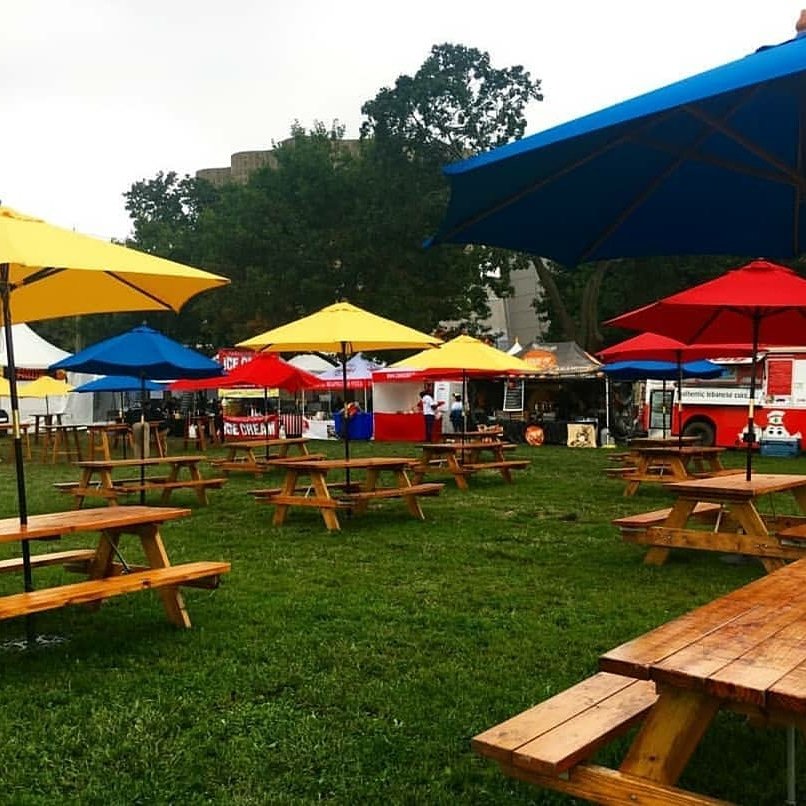 We throw the kind of shade everyone enjoys ⛱

#ptgevents #shade #umbrella #picnictable  #restarea #rentals #tentrentals #eventrental #eventprofs