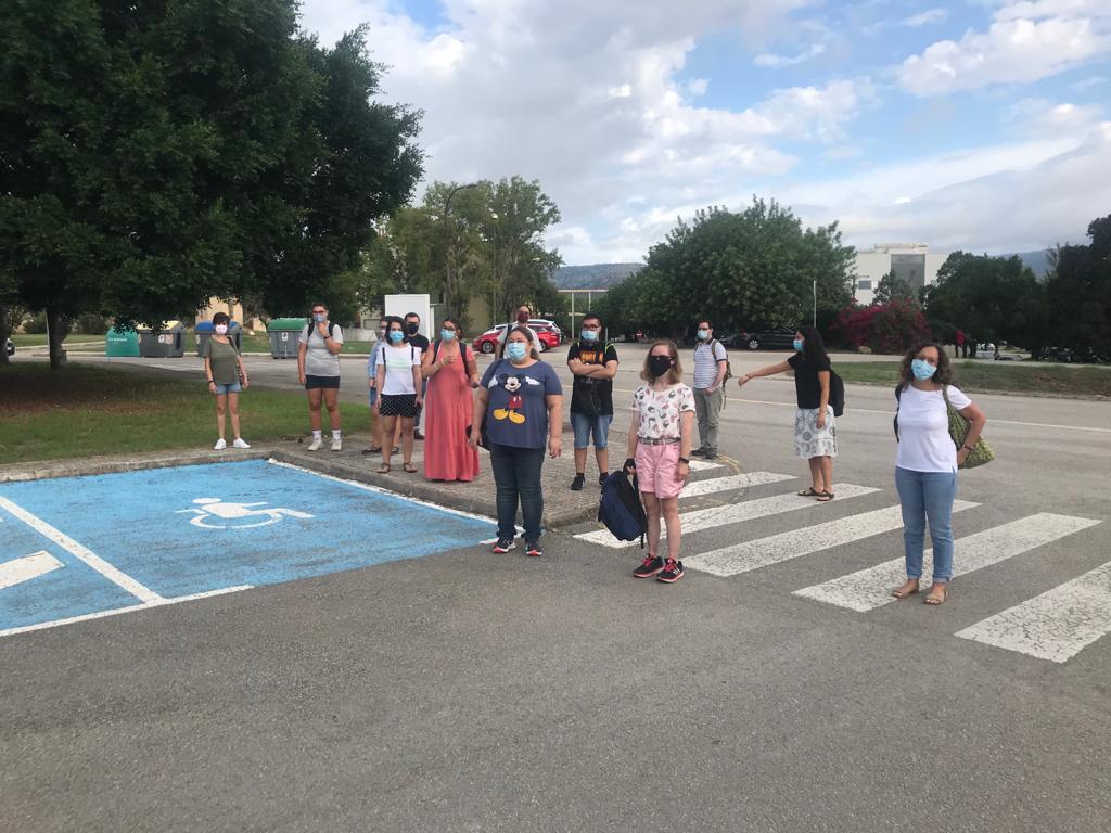 esmentcomunidad's tweet photo. Empezamos nuevo proyecto en @UIBuniversitat con el equipo de #EsmentGuies. 
Vamos a realizar recorridos guiados en las instalaciones del recinto @UIBuniversitat  👏👏 https://t.co/aoE8UczimM
