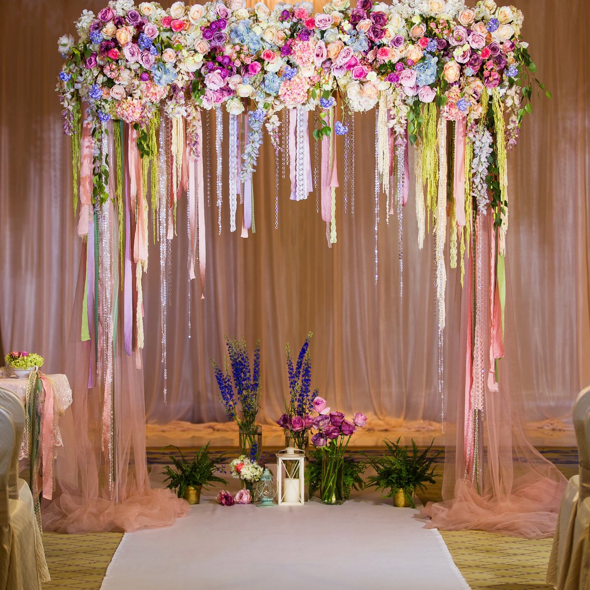 SabatoEvents's tweet image. I’m not saying goodbye to summery blooms just yet! How about this dramatic aisle for a little bit of inspiration? Such a focal point of any wedding, so it’s important that the end result is picture perfect and a show-stopping start to your wedding #cheshirewedding #bridetobe