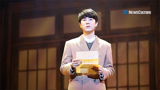 Fan Letter the Musical (뮤지컬 팬레터) played as Jeong Se Hoon, an aspiring writer who loves and obsessed with poetry and novels.