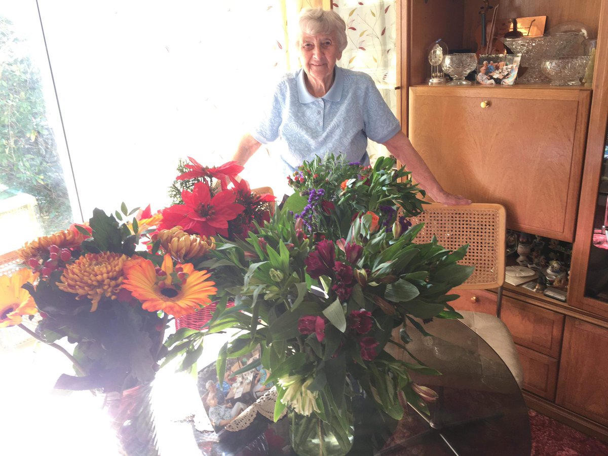 Anne Ellis tweet media