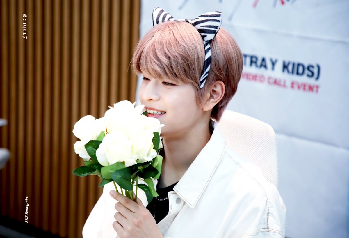 Virginia2197's tweet photo. HAPPY BIRTHDAY 🎂🎂🎂
SEUNGMIN ☀🌟☀🌟

#HappySeungminDay
#마이_유니버스_승민아_생일축하해
#ShiningStarSeungmin
#StrayKids #스트레이키즈
#승민 #Seungmin 
@SKZPanama @Stray_Kids https://t.co/qYoTway07I