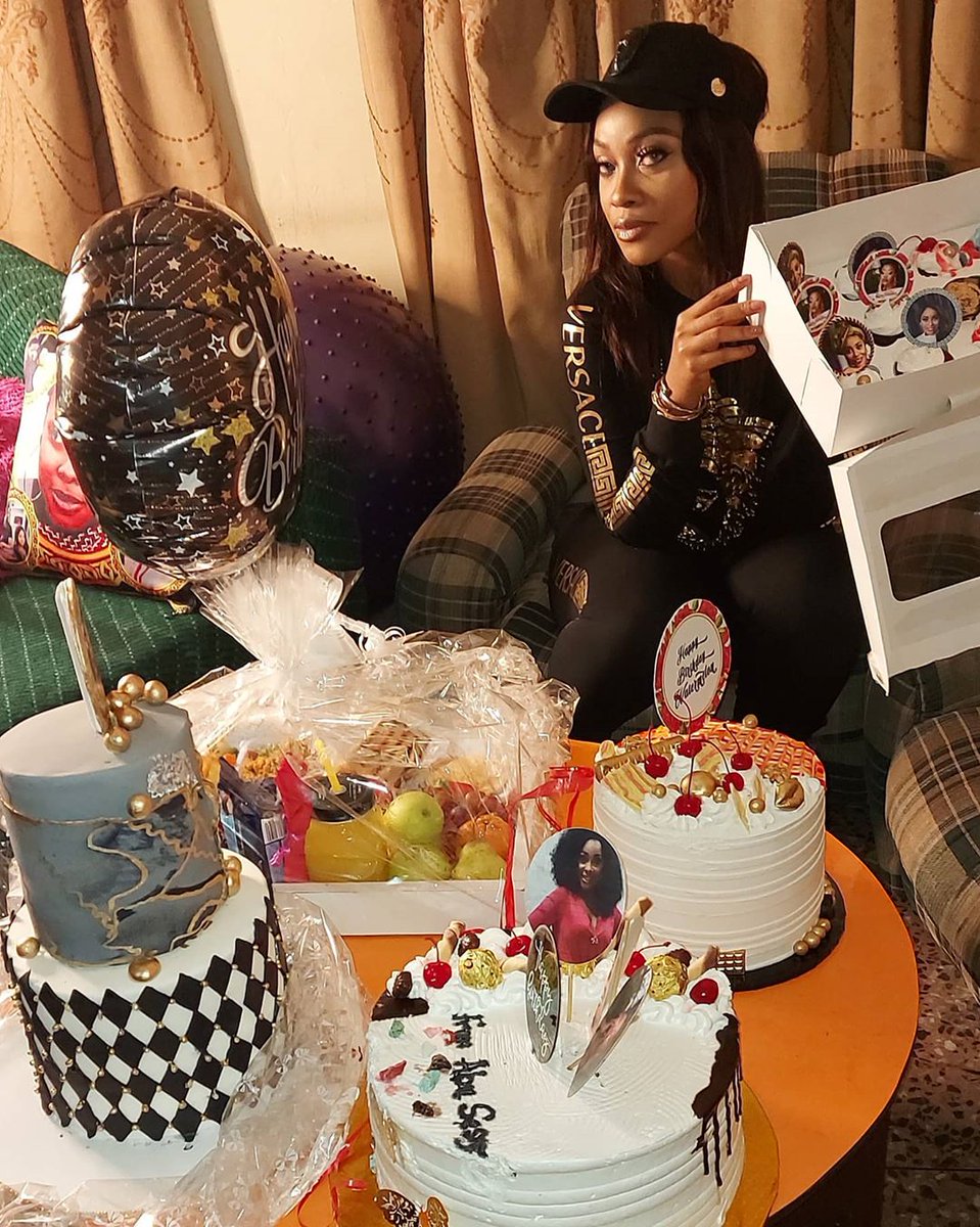 ChinaksOfLagos's tweet photo. Birthday cakes Nkechi received yesterday.
#UltimateLoveNg #Jaykech https://t.co/QJA2zLPdl9