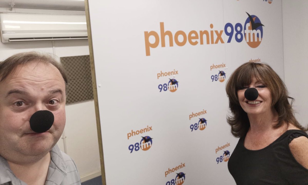 vickimichelle's tweet photo. Helping raise money for Wetnose Animal Aid, fabulous animal charity. On air yesterday at Phoenix 98fm with #VixMix #PoseWithANose @WetnoseDay @VeggievisionTV #KarinRidgers #MADProductions @phoenixfm @paulvgolder https://t.co/scL0GZKmWc