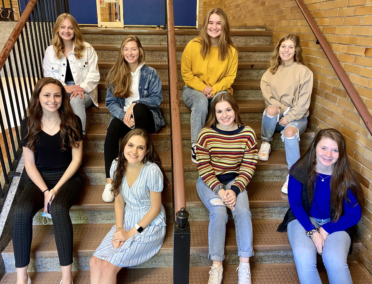 Psugrrl's tweet photo. Congratulations to the LHS 2020 Homecoming Queen’s Court! Danielle, Reina, Madi, Chloe, Makena, Olivia, Sarah, and Elysia, not pictured: Maiwenn #EC_Proud #EC_High 👑💕 https://t.co/PIQkLJx2Rq