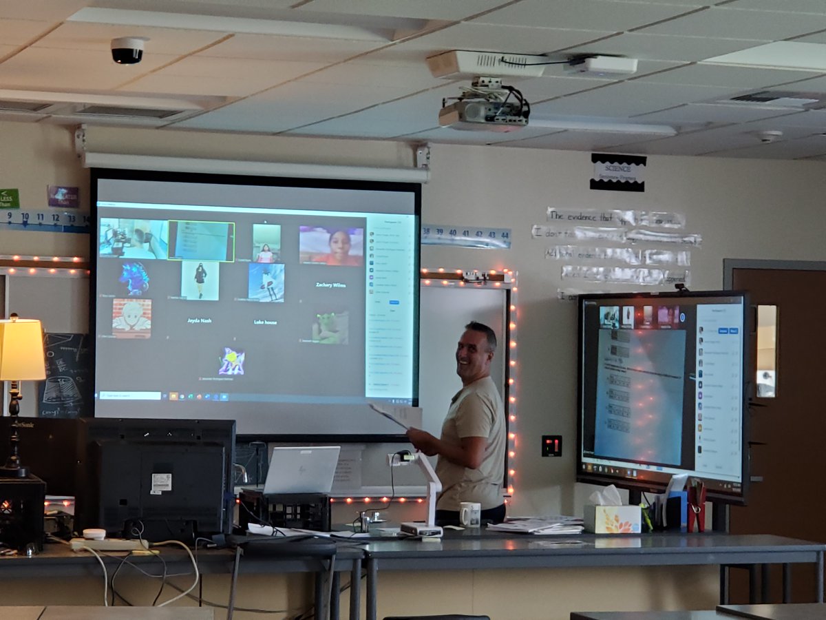 Distance Learning &amp; engaged students! Thanks, Mr. Prager! #PantherPride #steaM #phmspanthers