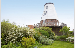 SmartPostCode's tweet image. Why not take a few days away from the city to rural #Kent, where you can stay in the fascinating Old Smock Mill? A perfect way to soak up some rays or explore the Garden of England with many attractions nearby. The views are just extraordinary. 
airbnb.co.uk/rooms/1237965