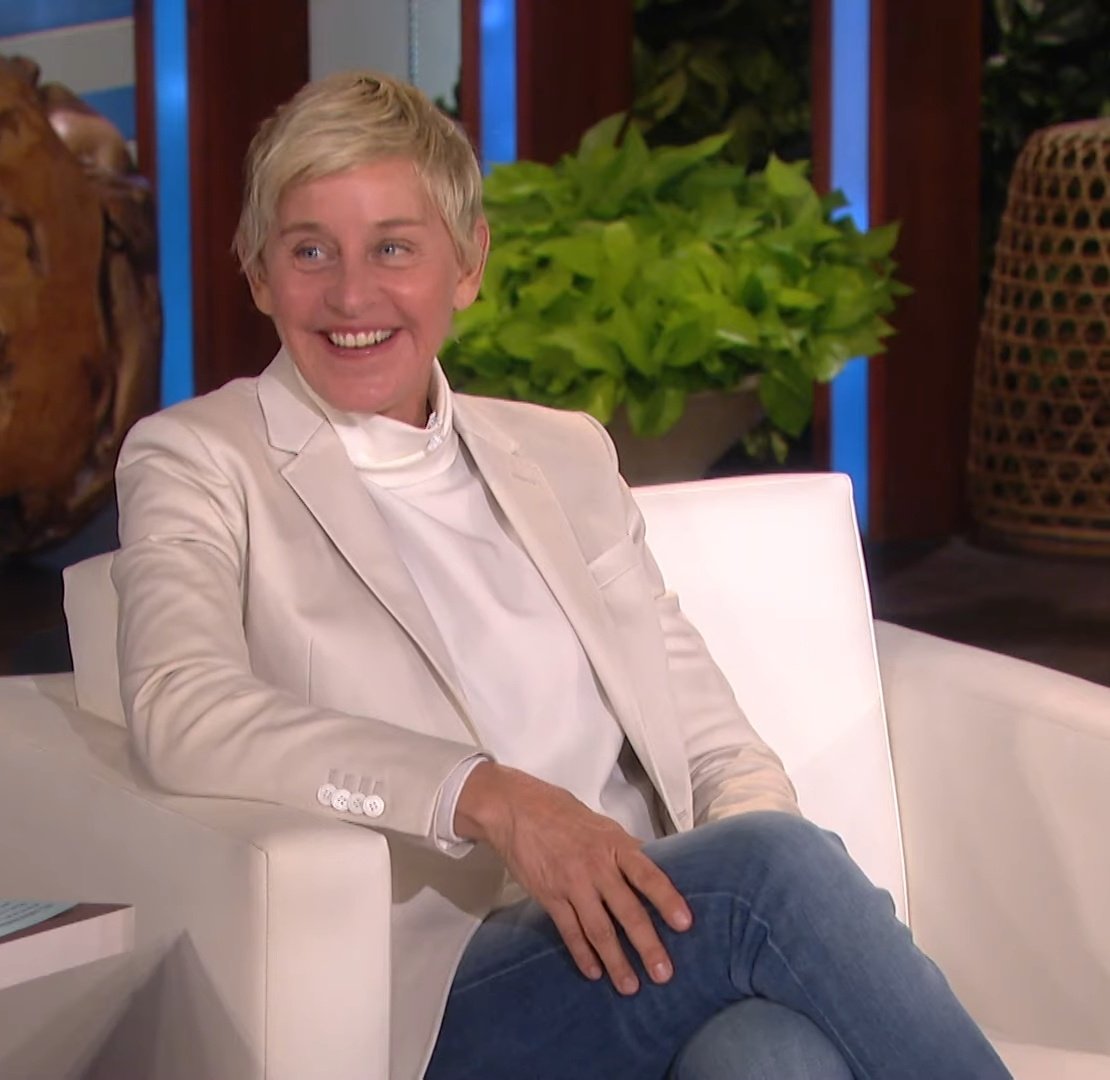 EllenD_FC's tweet photo. Aww.. That Million Dollar Smile 😍❤️
@TheEllenShow
#Ellen18 https://t.co/LmhHZIHuXZ