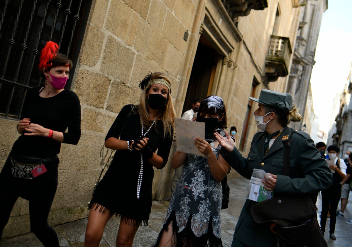 BelaAuria's tweet photo. Escape room: O misterio das linguas de NÓS.🧐 Intrépidas investigadoras axudaron á garda civil a resolver o caso do roubo da revista NÓS na casa de Risco, xusto a noite antes de levala a imprenta!
📷 Xesús Fariñas
#ABelaAuria #Ourense #CelebremosNÓS #CulturaSegura #ACulturaSegue https://t.co/zAXRljXEXi
