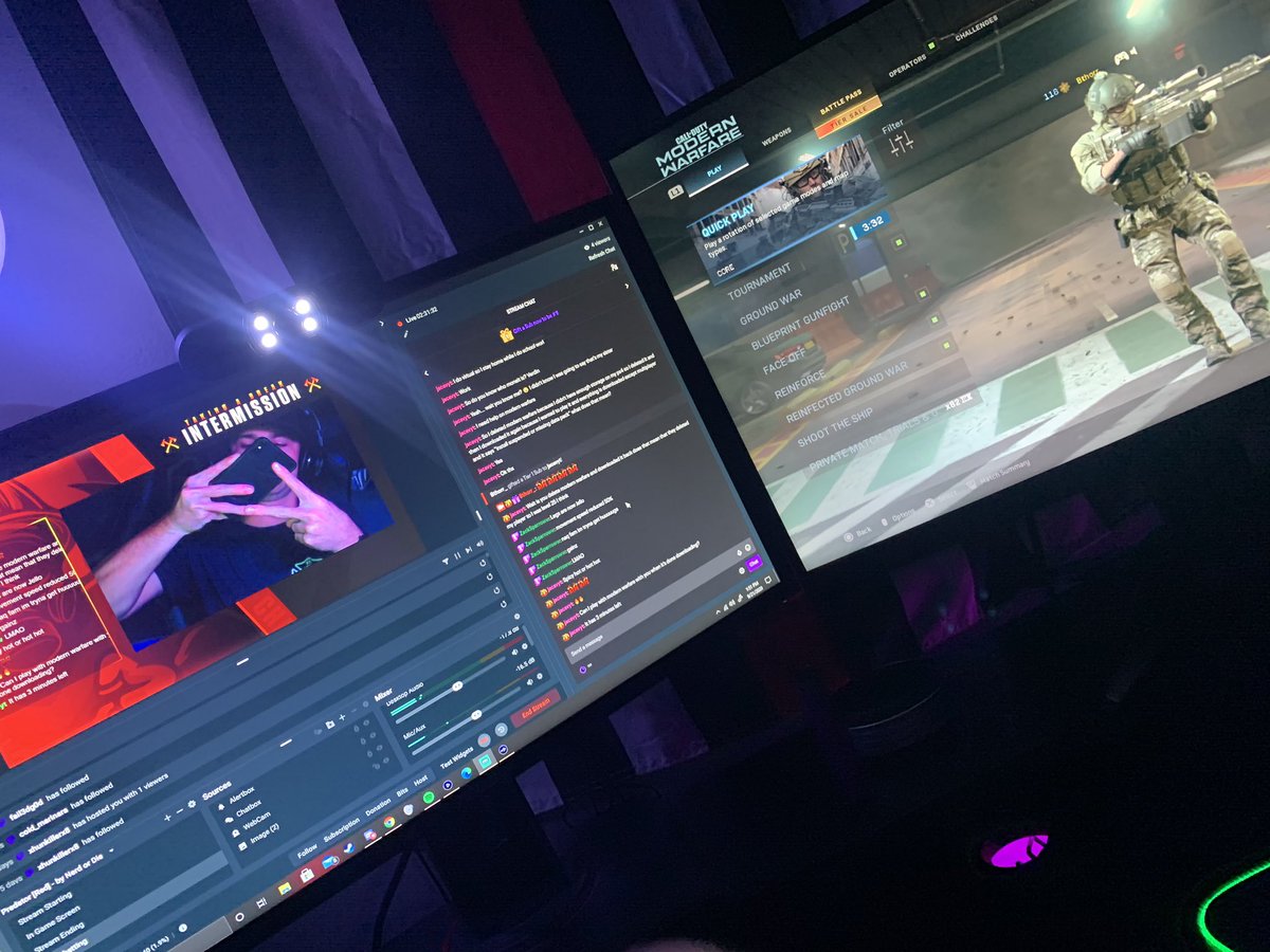 Bthorr_'s tweet photo. Come Vibe! We live!!! https://t.co/tBLH6YzOmd