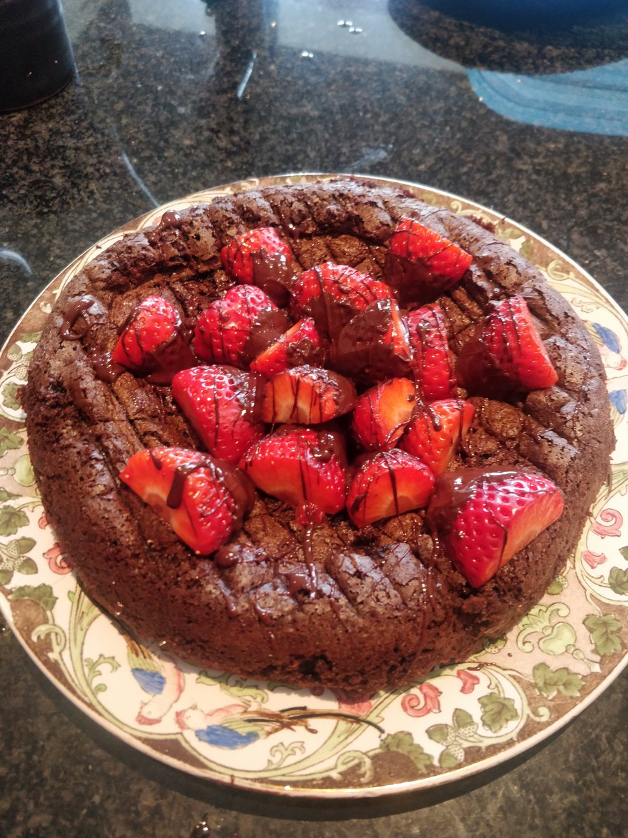 kat_oc's tweet photo. @Aldi_Ireland 🥳 chocolate birthday cake https://t.co/FGnJ9hSM9E