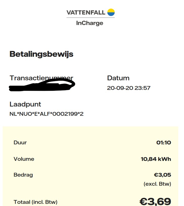 electricfelix's tweet photo. 900 km driven over the weekend with the Hyundai Kona, electricity costs: €3,69 ⚡️ #lowconsumption #freecharging #lastsummerweekend 135Wh/km all over the country (100km/h max in NL) #ecocannonkona I'm calling it: the Kona is an eco cannon! https://t.co/c3zkhbs9Ej
