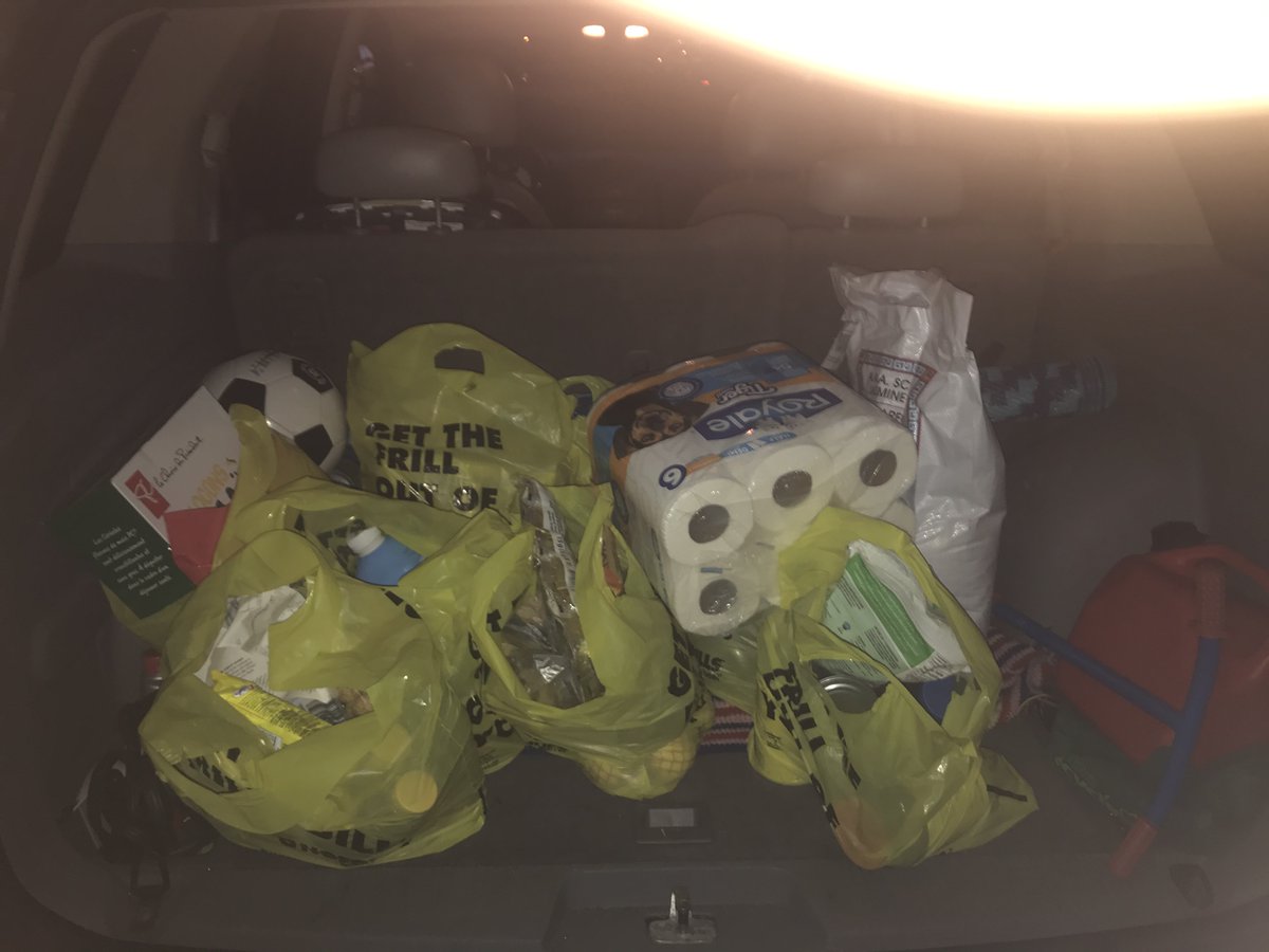 Keeping our seniors away from crowds is what <a href="/PICSSociety/">PICS Society</a>  and ACPNET are doing. #SSSC, our second quater is going on and our seniors are happy, safe, and appreciating.