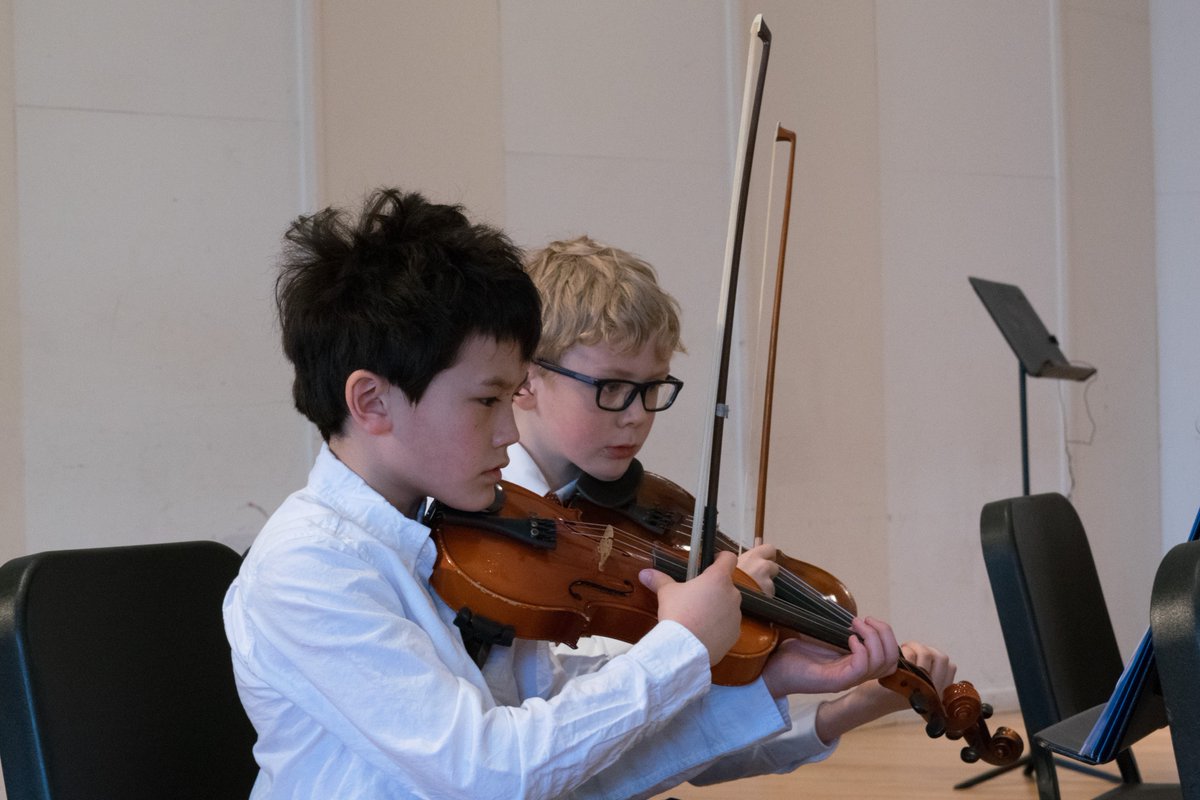 VYOAorg's tweet photo. Throwback pic! Presto offers beginning string players an introduction to ensemble playing in a fun and encouraging environment. We're offering two 6-week, in-person sessions, each culminating in a concert for family and friends. Register now until 9.28👇

https://t.co/DXM4PNJU5t https://t.co/5H7rTrPhkr