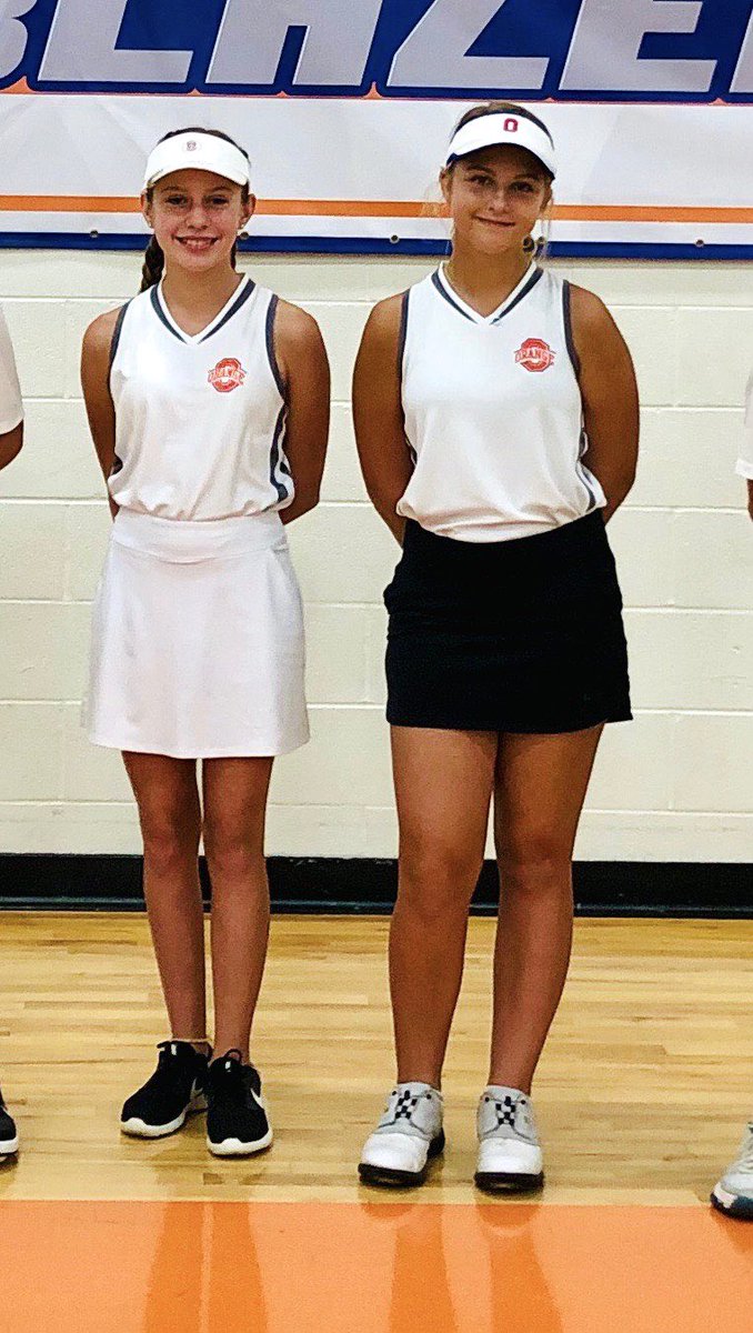 GolfOohs's tweet photo. Sending some love to our 8th graders who just finished up their season. Skylar ended with an average of 39.2 and Abby 56.2! We look forward to having these two join us for the next 4 years! ⛳️🥳⛳️🥳 https://t.co/qMeLieK34J