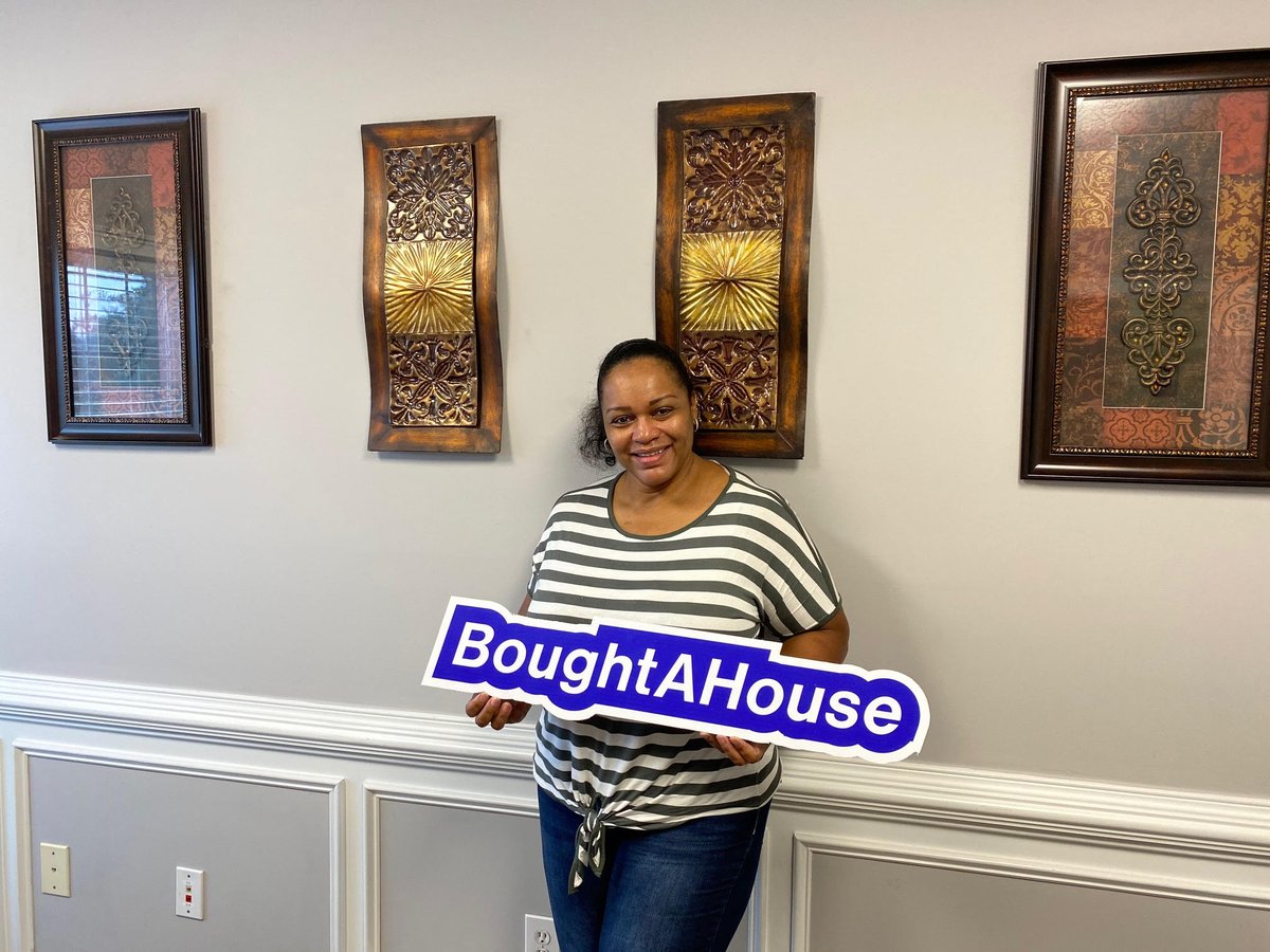 luxlivingintl's tweet image. Thank you Sonia, our super happy VIP Buyer, for entrusting to us your dream!
Thank God for this blessing.
Congrats, Rhonda, for a job well done!
The Goodwin Team will keep making it happen.
👉CALL The GOODWIN TEAM today☎️ 470-655-0787
#thegoodwinteam #closer #vipbuyer #homebuyer