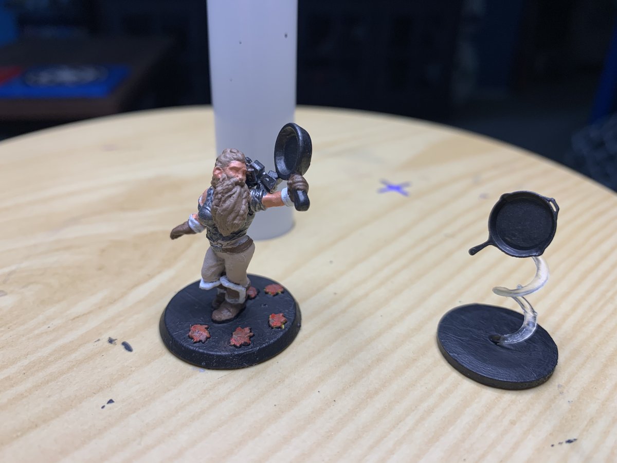 nat20hippo's tweet image. Ardida and her spiritual weapon. #shebasic #uggs #dwarf #beardedbeauty #fallishere #dnd #dndart #dungeonsanddragons #homebrew #heroforgeminiatures #formlabs #minipainting #miniatures #cooking #magic #cookingwithmagic #cleric #healer