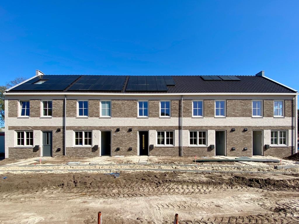 Vandaag opnieuw vooropnames in Assen van de laatste <a href="/fijnwonen/">Fijn Wonen</a> woningen uit het project De Hoeven in woonpark <a href="/Diepstroeten/">WoonparkDiepstroeten</a> ☀️Alle kopers hebben hun eigen woning en het gekozen meerwerk gezien. ✅ De eerste woningen worden vanaf volgende week opgeleverd! 🍾<a href="/VanWijnenGroep/">Van Wijnen</a>