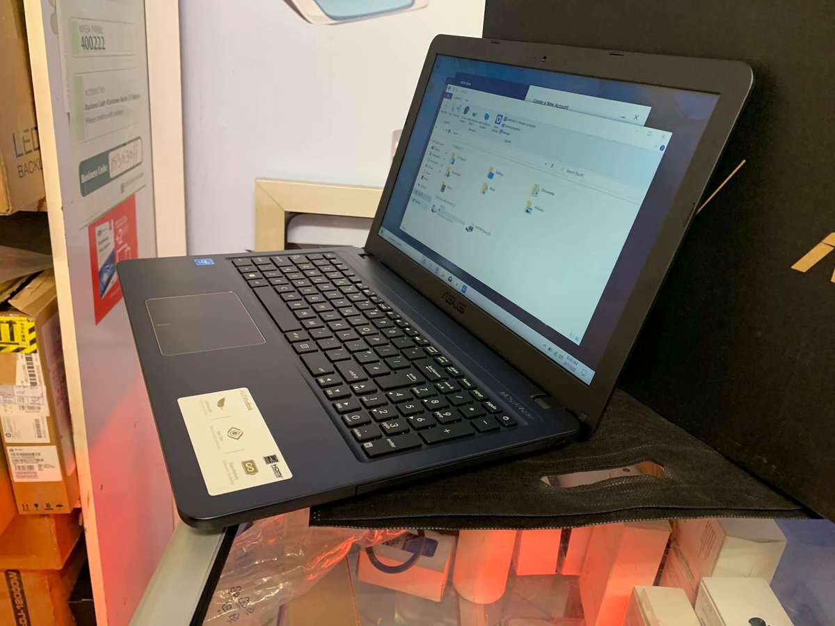 RyanOgola's tweet photo. 🔥Asus VivoBook X543M
🔥Intel Celeron
🔥4GB RAM
🔥1TB HDD
🔥15.6”
Ksh.29,500/-
📞0727-460-167
📌Kimathi Chambers 2nd Floor
#schoolsreopening #OPPOReno4 President Uhuru Kenyatta Jayden Martinez wolves Leno CJ maraga #RIPNMS Duale Tanga Tanga cs Magoha #ChrisKirubi https://t.co/KlkC8QP4v6