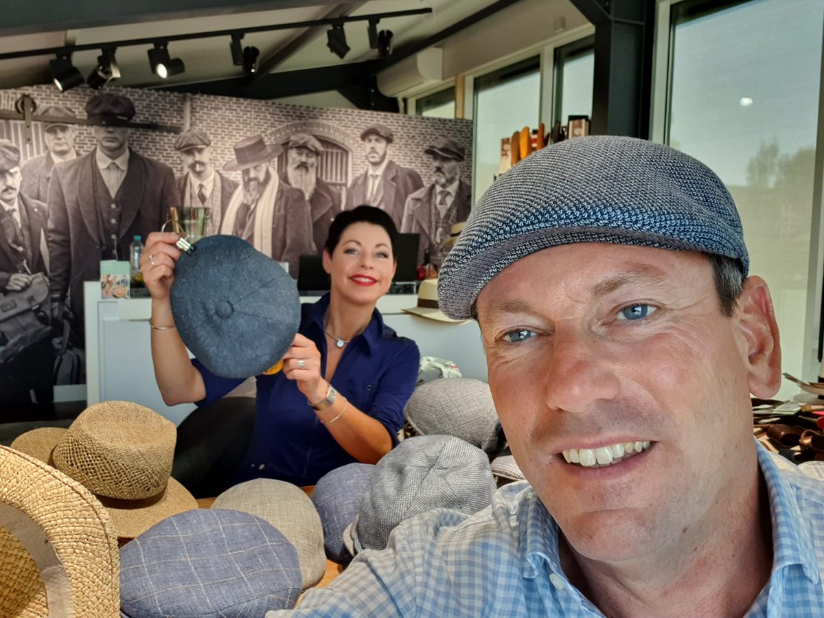 VanNuyen's tweet photo. Breda
Vandaag goed gescoord voor Zomer 2021!
1.   Zelf petten samengesteld, stofjes, modellen, voering en afwerking... Met labels van VanNuyen Hoeden!
2.   Een nieuw merk komt naar Makkum in het voorjaar! Uit Italië 'Hat Tailoring' 
3.   Van 'Bizensio' uit Italië, de Softcap! https://t.co/LTEYUPhDLu