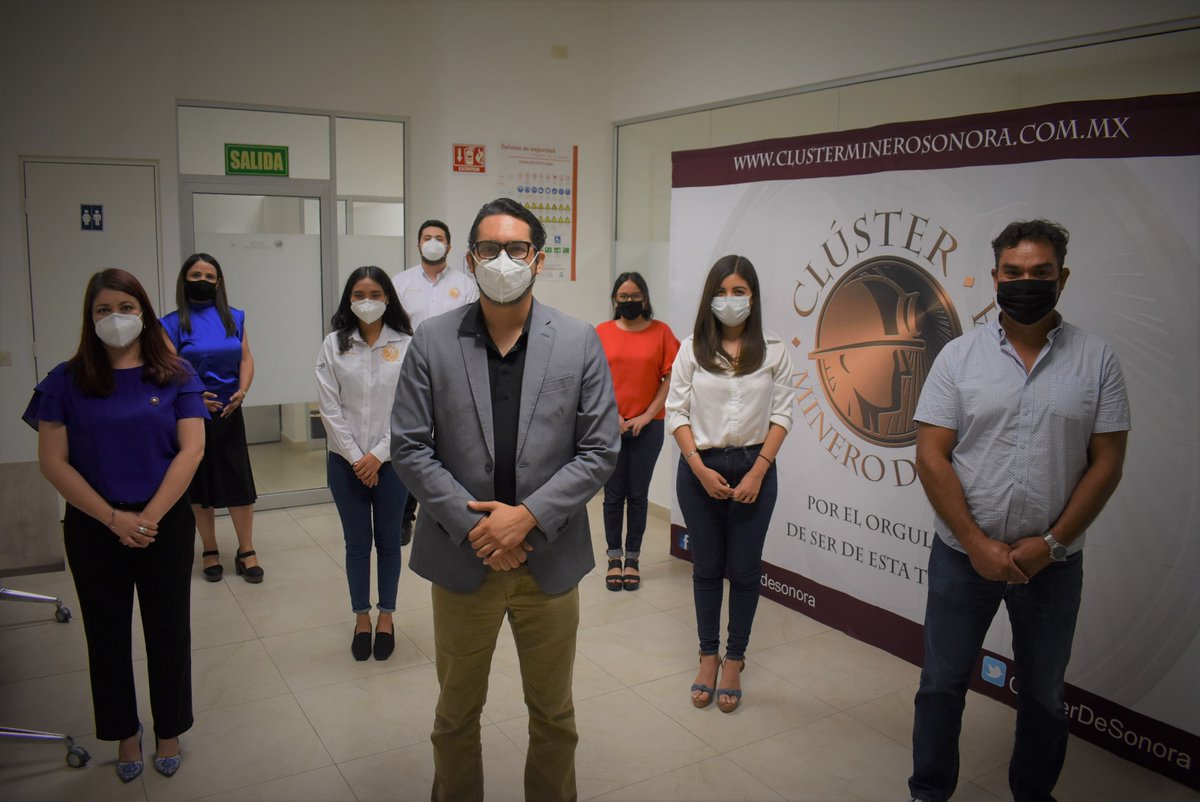 El Clúster Minero de Sonora celebró cinco años de su fundación, con 190 instituciones y empresas afiliadas a la fecha en el ramo de la proveeduría para la industria extractiva

elimparcial.com/sonora/dinero/…

<a href="/AlbertoJOrozcoG/">Alberto Orozco</a> 
<a href="/Marga_Bejarano/">Margarita Bejarano</a>
