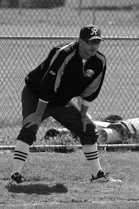 ILSteelBaseball's tweet photo. Dear STEEL family and friends,
It is with great sadness that we announce to you the untimely and sudden passing of our friend, father, brother, teacher and coach, Doug Goessman on September 20. https://t.co/VdJpYiY6XY